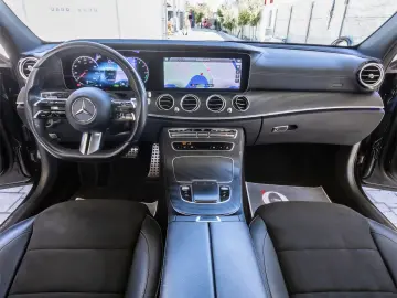 MERCEDES-BENZ E 300 de T// AMG //Facelift // 306 cp //
