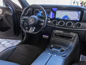 MERCEDES-BENZ E 300 de T// AMG //Facelift // 306 cp //
