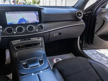 MERCEDES-BENZ E 300 de T// AMG //Facelift // 306 cp //