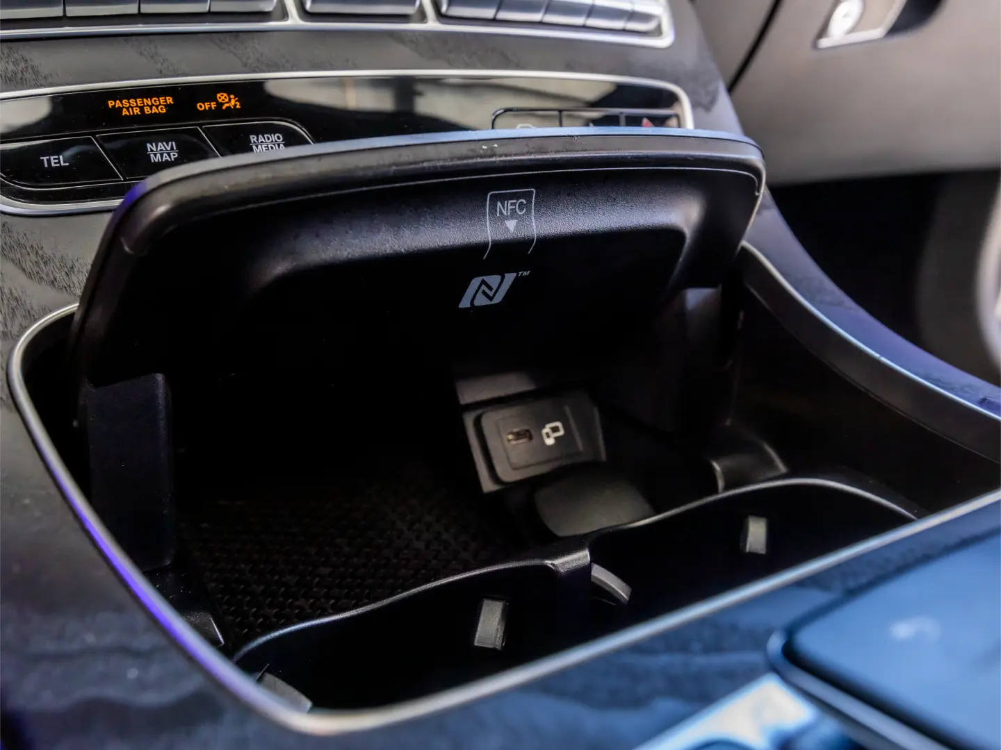 MERCEDES-BENZ E 300 de T// AMG //Facelift // 306 cp //