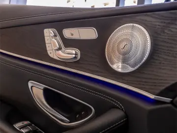 MERCEDES-BENZ E 300 de T// AMG //Facelift // 306 cp //