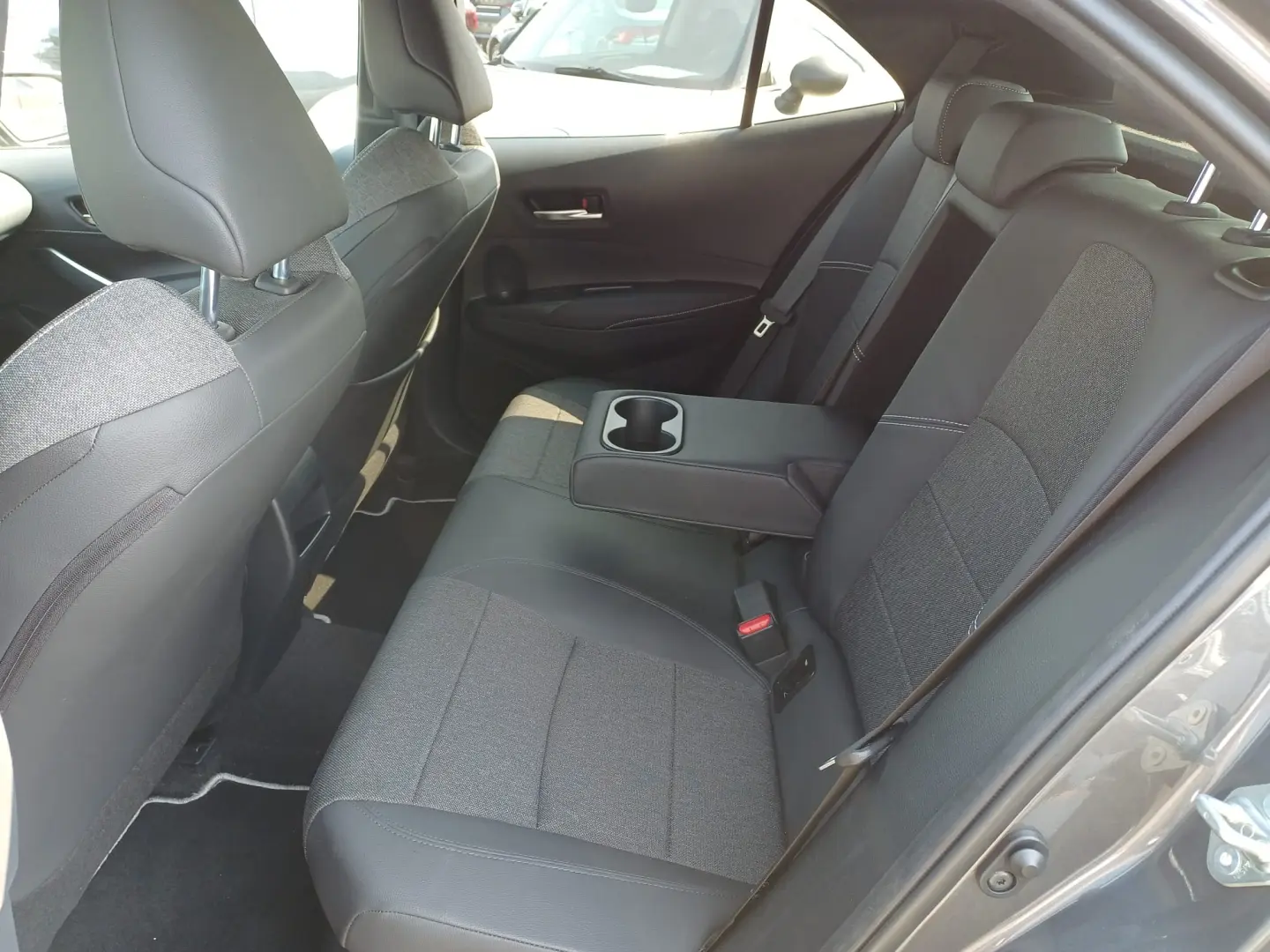 Toyota COROLLA Hb 1.8 hybrid 140 cp CVT Dynamic