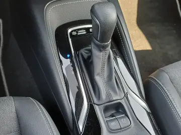 Toyota COROLLA Hb 1.8 hybrid 140 cp CVT Dynamic
