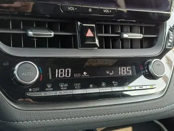 Toyota COROLLA Hb 1.8 hybrid 140 cp CVT Dynamic