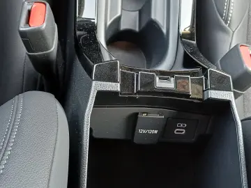 Toyota COROLLA Hb 1.8 hybrid 140 cp CVT Dynamic