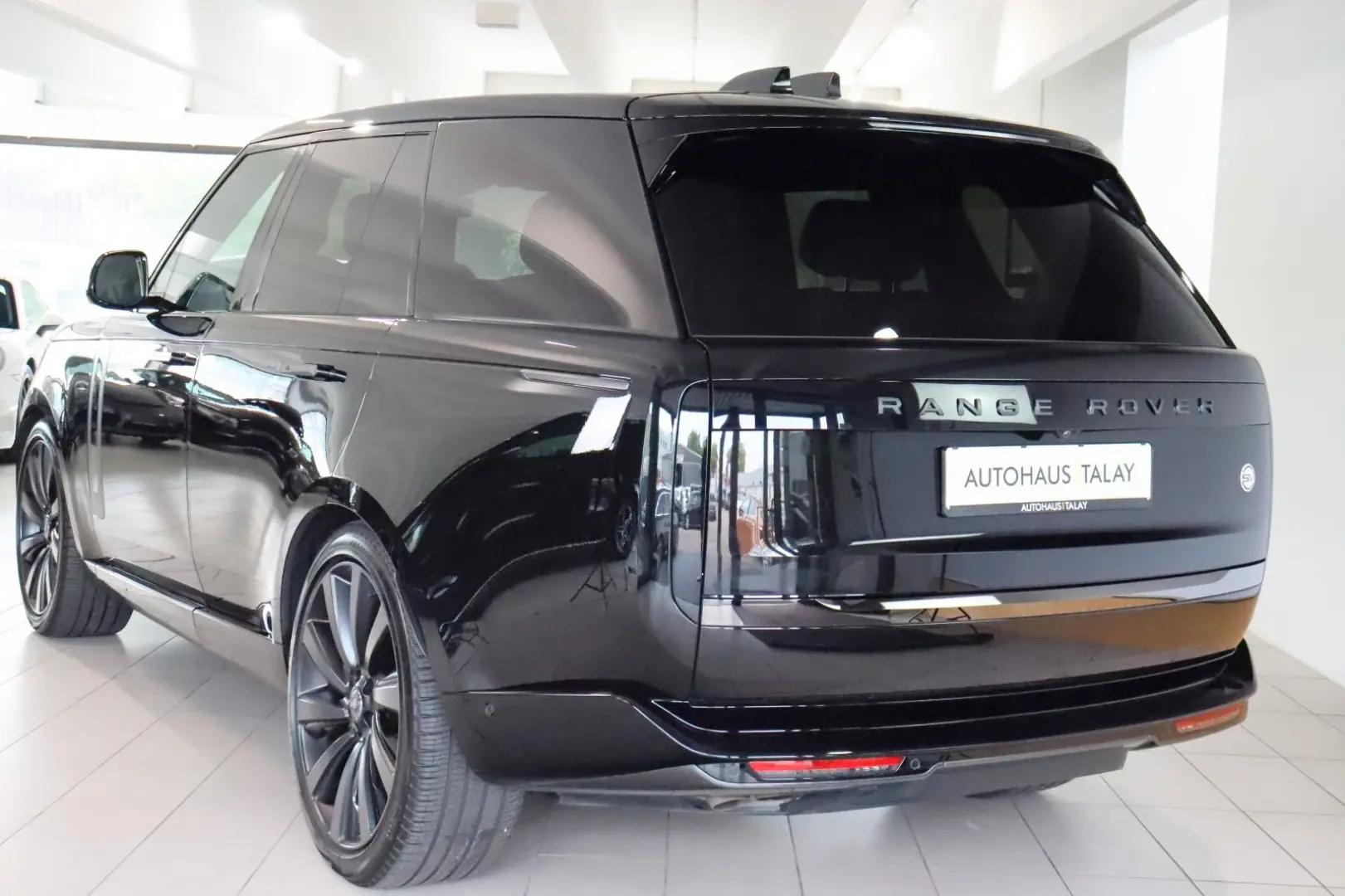 Range Rover SV P615*360*Buisness*AHK*23-Zoll