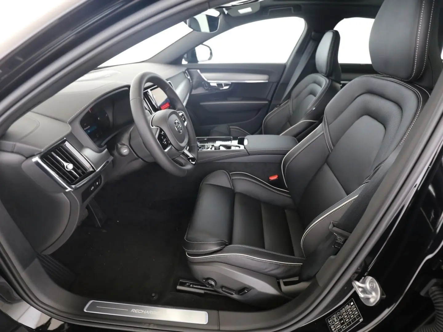 S90 T8 Plus Dark Recharge Plug-In Hybrid AWD