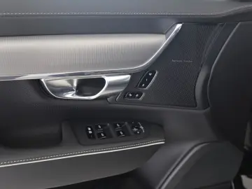 S90 T8 Plus Dark Recharge Plug-In Hybrid AWD