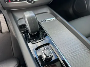 XC60 Ultimate Dark AWD Leder HuD Pano B&W 360°