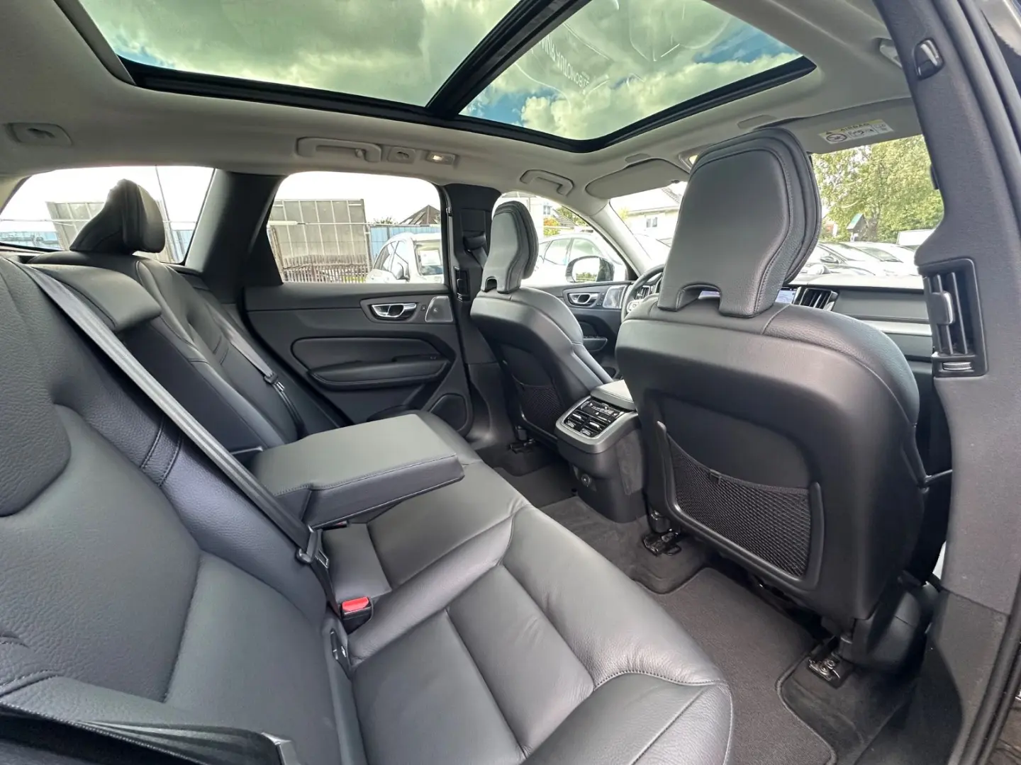 XC60 Ultimate Dark AWD Leder HuD Pano B&W 360°