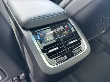 XC60 Ultimate Dark AWD Leder HuD Pano B&W 360°