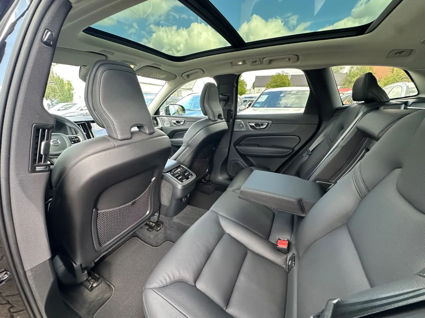 XC60 Ultimate Dark AWD Leder HuD Pano B&W 360°