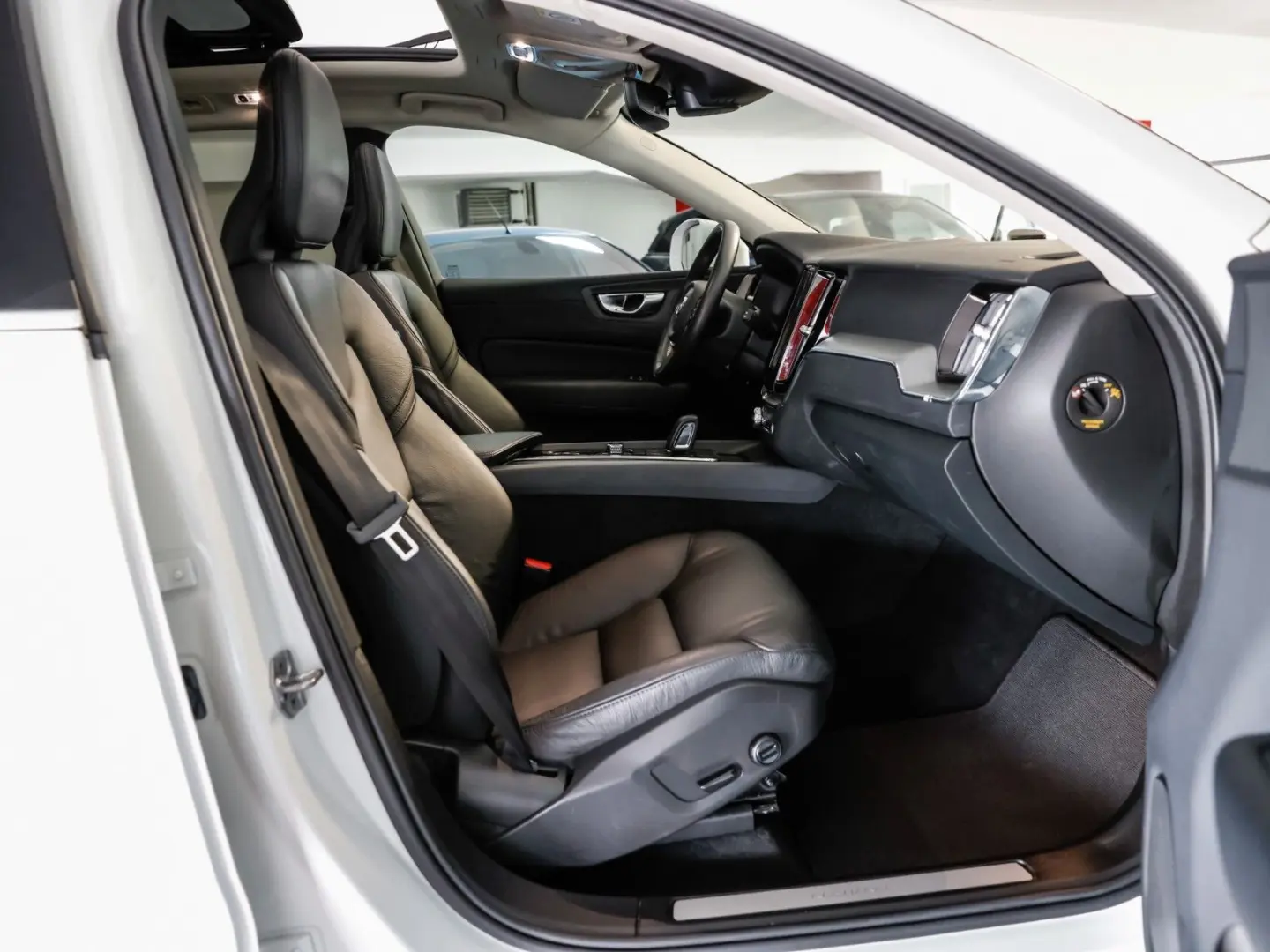 XC60 Inscription Expression *PANO-360°-LED-DAB+*