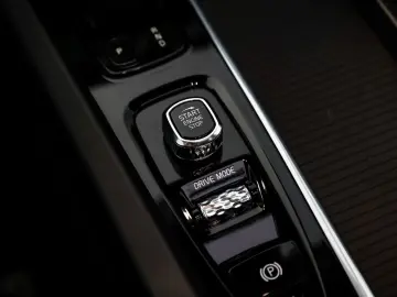 XC60 Inscription Expression *PANO-360°-LED-DAB+*