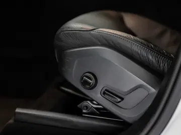 XC60 Inscription Expression *PANO-360°-LED-DAB+*