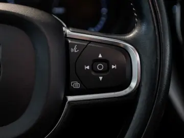 XC60 Inscription Expression *PANO-360°-LED-DAB+*