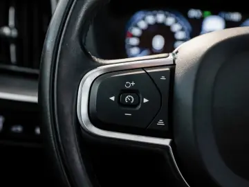 XC60 Inscription Expression *PANO-360°-LED-DAB+*