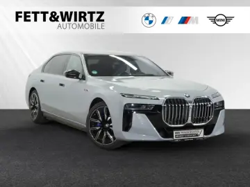 M760e xDrive TV-Fond-Entert. SkyLounge AHK