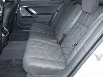 M760e xDrive TV-Fond-Entert.|SkyLounge|AHK