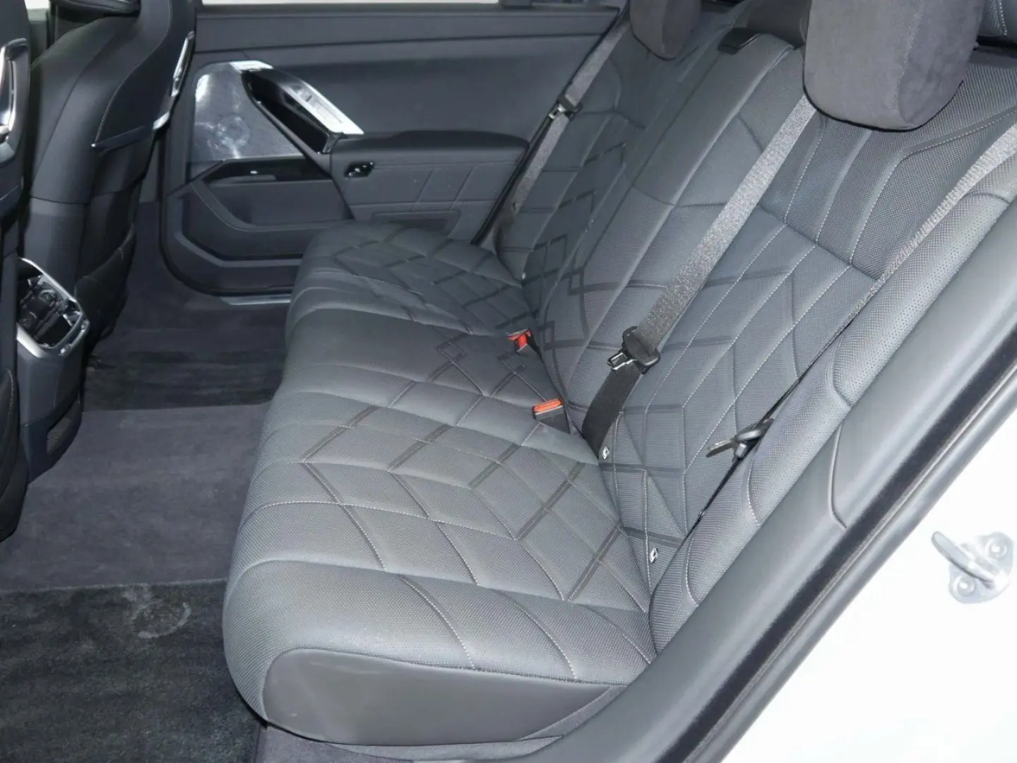 M760e xDrive TV-Fond-Entert.|SkyLounge|AHK