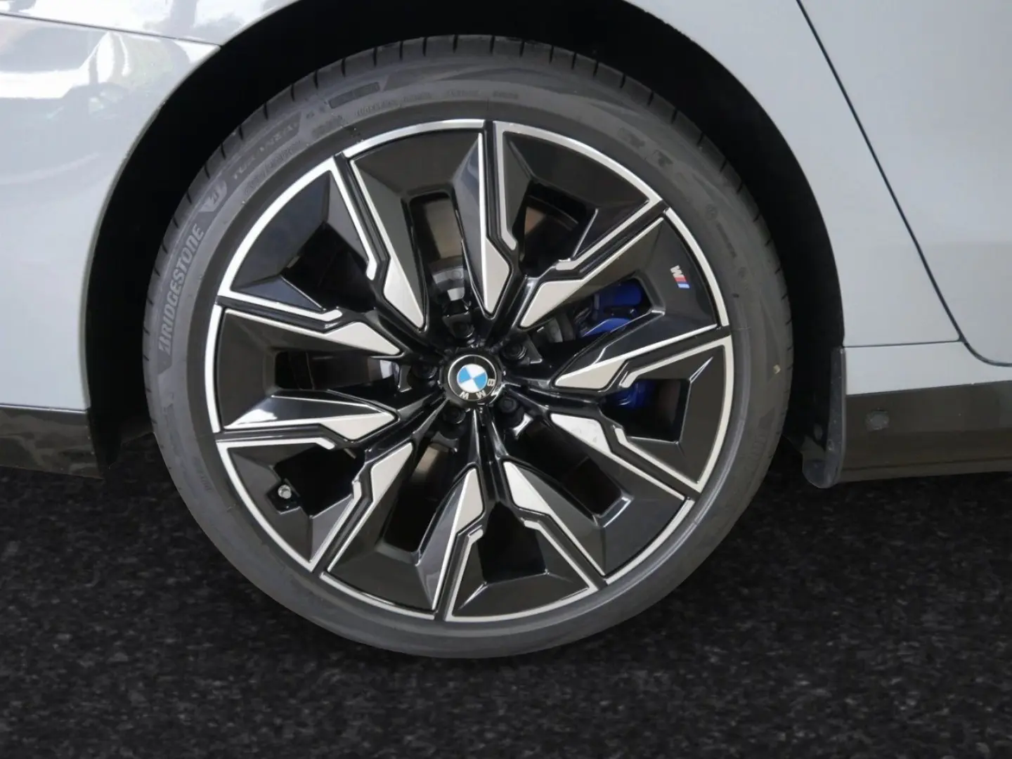 M760e xDrive TV-Fond-Entert.|SkyLounge|AHK
