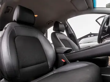 HYUNDAI Kona EV Style // 64 KW/204 CP/2020/TVA deductibila