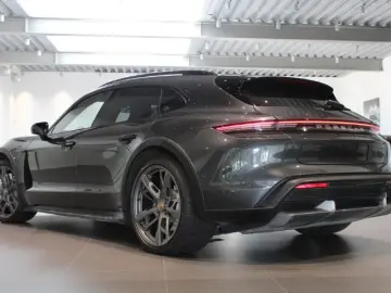 Porsche Taycan Turbo Cross Turismo