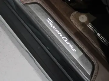 Porsche Taycan Turbo Cross Turismo