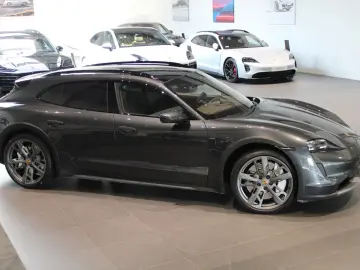 Porsche Taycan Turbo Cross Turismo
