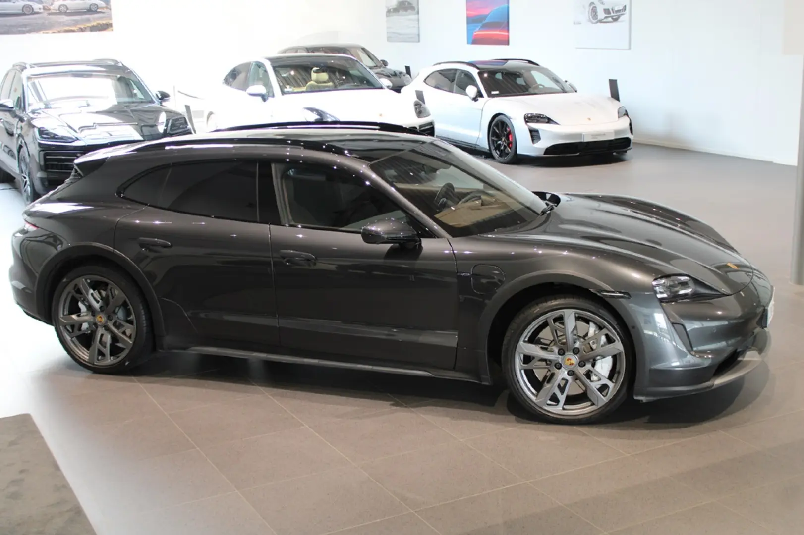 Porsche Taycan Turbo Cross Turismo