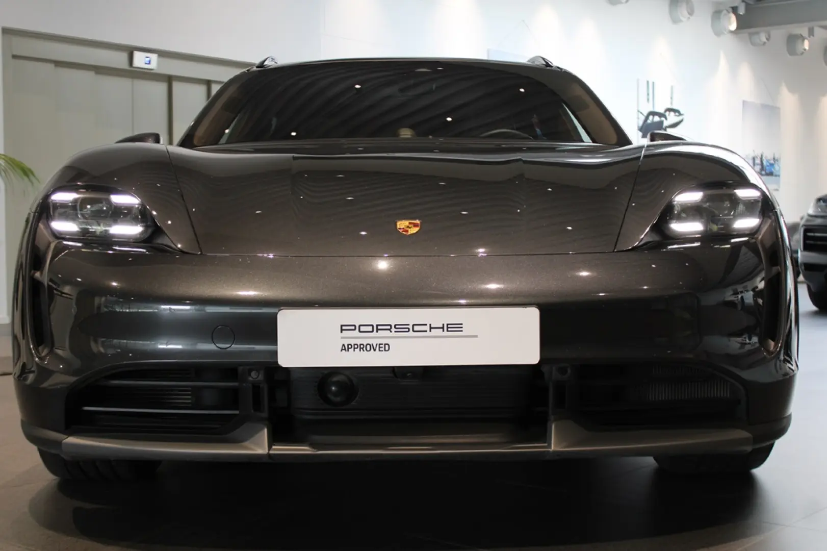 Porsche Taycan Turbo Cross Turismo
