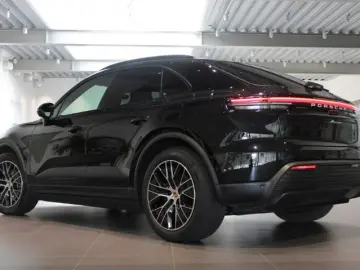 Porsche Macan Electric