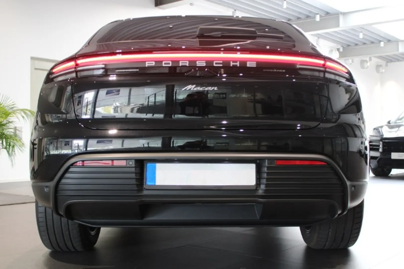 Porsche Macan Electric