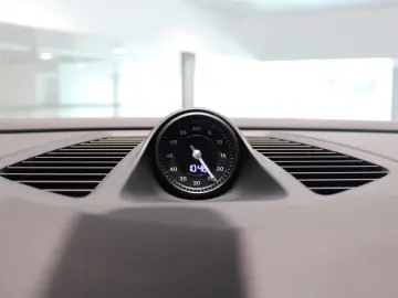 Porsche Macan Electric