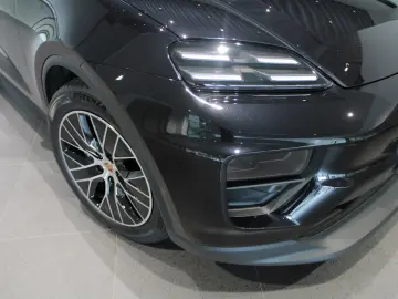 Porsche Macan Electric