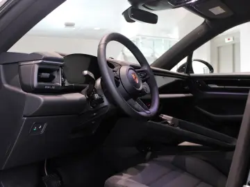 Porsche Macan Electric