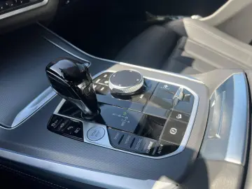 X5 xDrive 45e xLine Laser Sky Lounge DrAs 2-Achs
