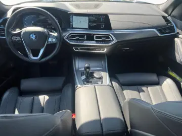 X5 xDrive 45e xLine Laser Sky Lounge DrAs 2-Achs