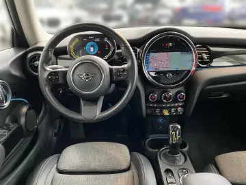 Cooper SE 3-T. Classic Navi LED DA Sportsitze
