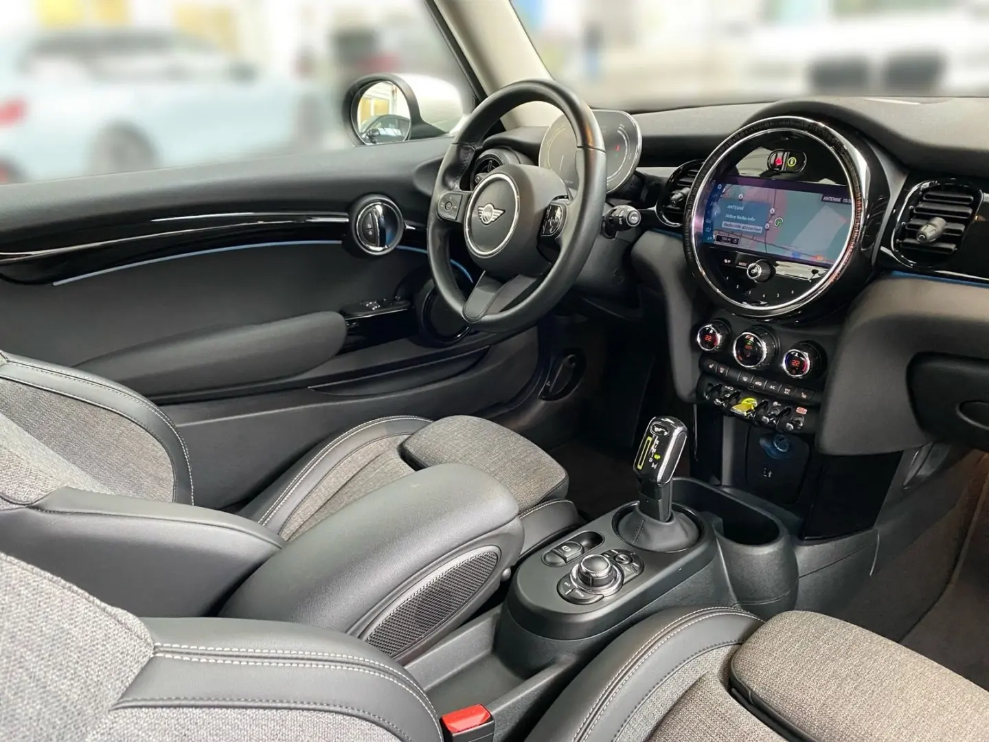 Cooper SE 3-T. Classic Navi LED DA Sportsitze