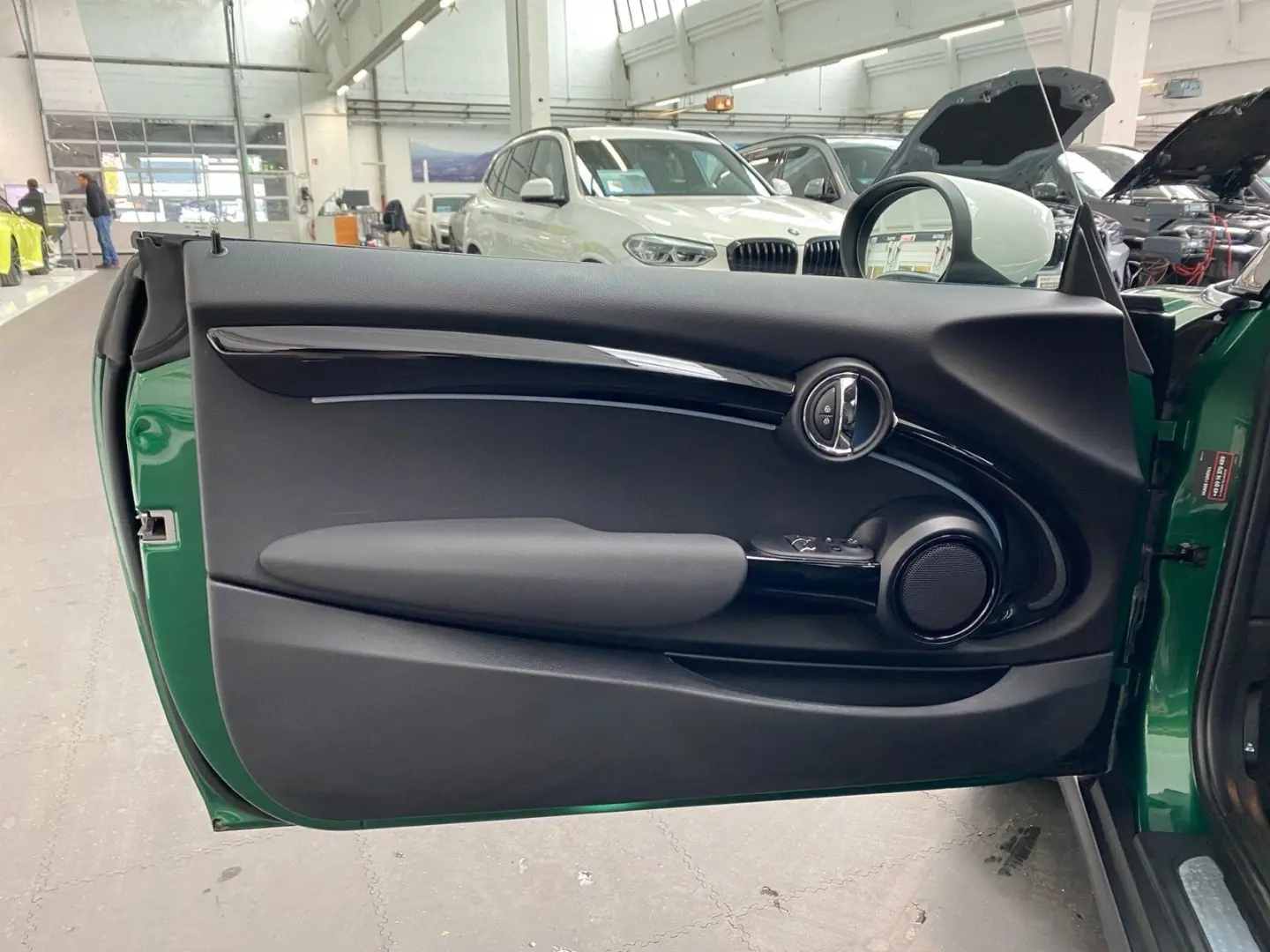 Cooper SE 3-T. Classic Navi LED DA Sportsitze