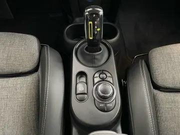 Cooper SE 3-T. Classic Navi LED DA Sportsitze