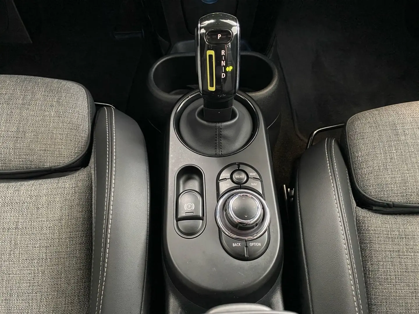 Cooper SE 3-T. Classic Navi LED DA Sportsitze