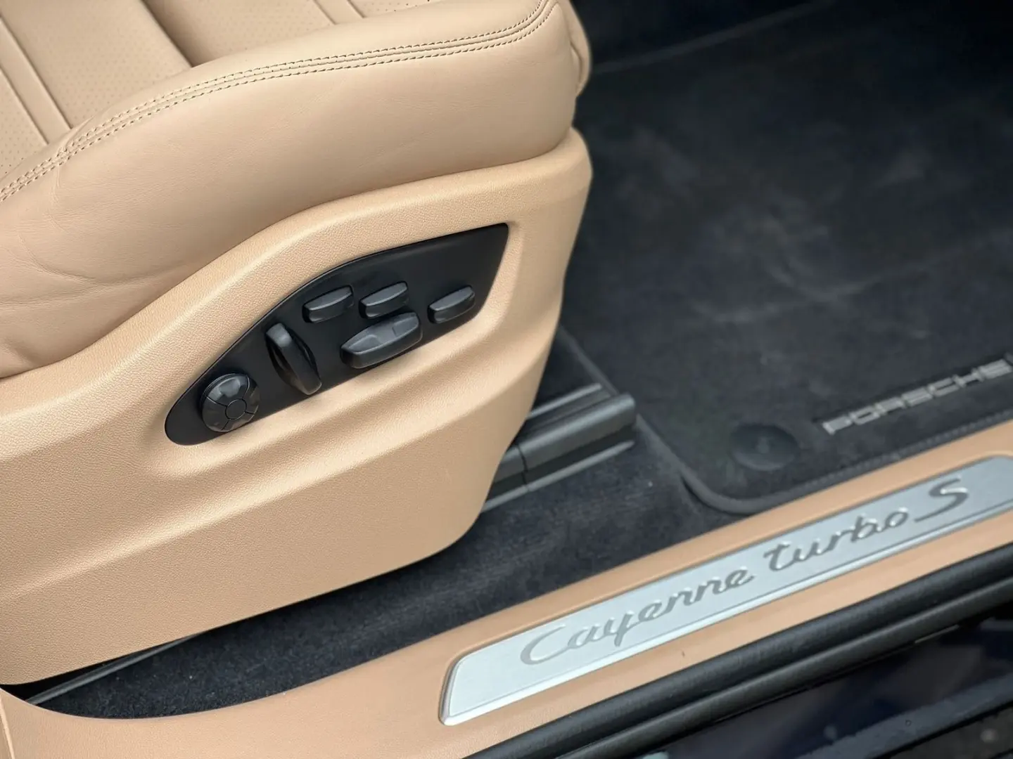 Cayenne Turbo S E-Hybrid 22 TURBO*SPORTDESIGN-AG