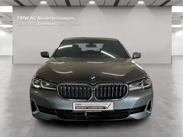 530d xDrive Limousine