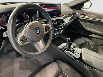 530d xDrive Limousine