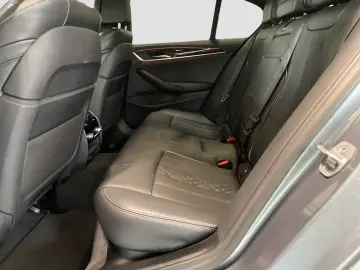 530d xDrive Limousine