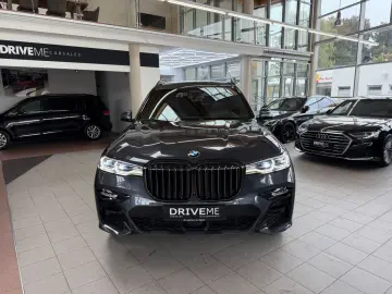 BMW X7 M50i Sky Lounge Laser Executive Drive Pro 7