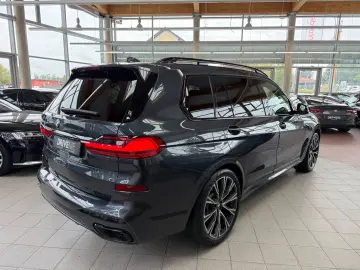 BMW X7 M50i Sky Lounge Laser Executive Drive Pro 7