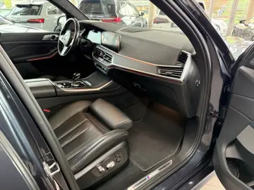 BMW X7 M50i Sky Lounge Laser Executive Drive Pro 7